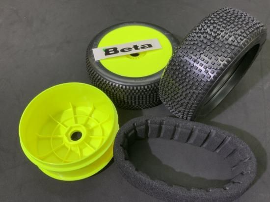 Amazon.co.jp: Beta社 1:8バギー用タイヤ Freeride SS ホワイト
