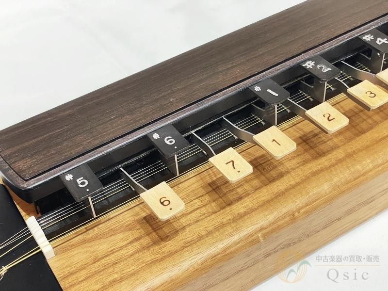 最高級　全音　大正琴　冴　定価 12万円　中古のためお安く お譲りします 最高級 全音 大正琴 冴 定価 12万円 中古のためお安く お譲りします 最