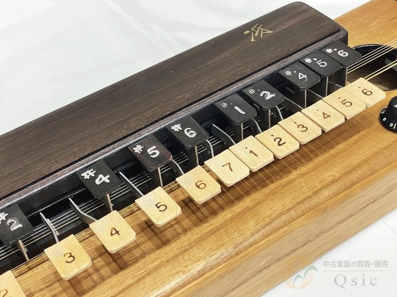 最高級　全音　大正琴　冴　定価 12万円　中古のためお安く お譲りします 最高級 全音 大正琴 冴 定価 12万円 中古のためお安く お譲り