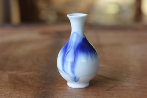 陶芸　長谷川恵子　共箱　黒陶　花器　花瓶　花入　共箱　インテリア　現代陶芸 Amazon.co.jp: 雅山 三代目 長谷川恵久 むらさき壺 萌春 共箱付