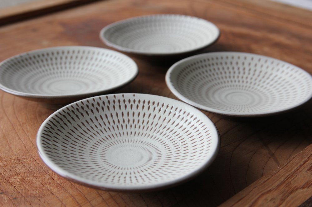 □小石原焼：とびかんな4寸皿 - うつわ屋Living&Tableware オンライン 