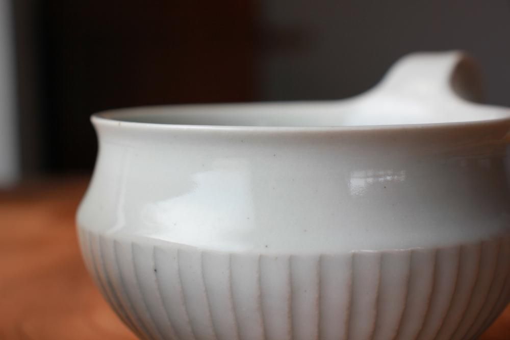 □阿南維也：白磁鎬スープマグ - うつわ屋Living&Tableware オンライン