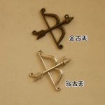 【ハンドメイドパーツ】素材アンティーク風・メタルチャーム・デコ・弓 【ac350】