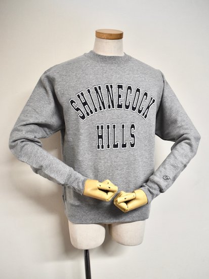 【FILLITS】「SHINNECOCK HILLS」ロゴ入りスウェットシャツ - SUGURU SHOP