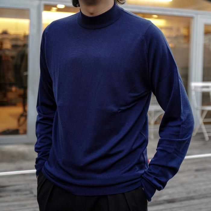 JOHN SMEDLEY】「HARCOURT」30Gメリノウールモックネックニット
