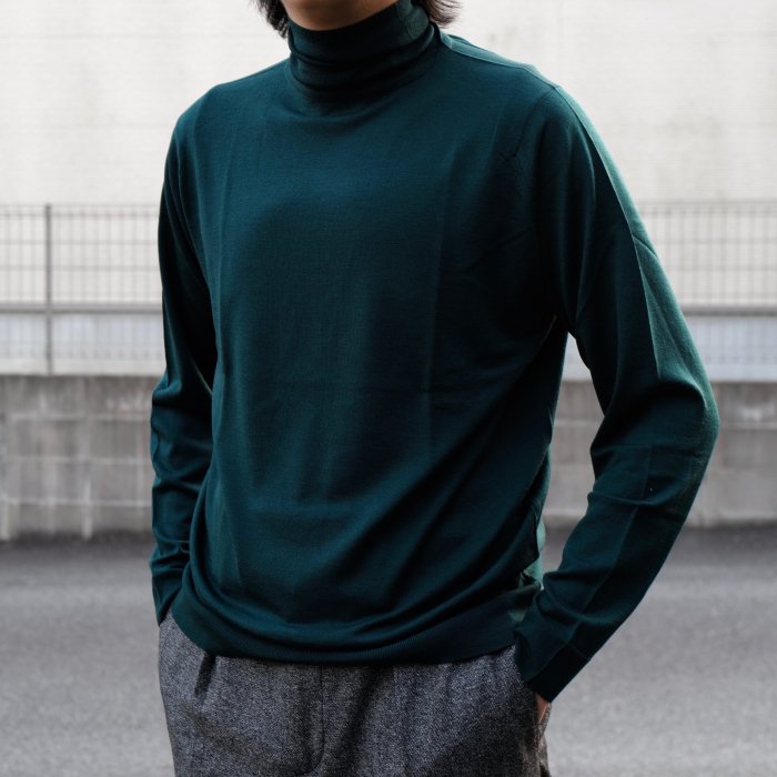 【JOHN SMEDLEY】「LEVINE」30Gメリノウールタートルネックニット - SUGURU SHOP