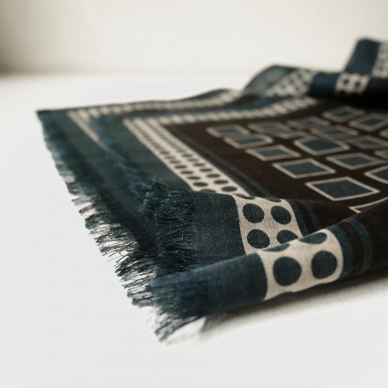 Holliday&Brown】ウール・シルク スクエア＆ドット柄ストール - SUGURU