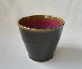 三池焼窯元の赤と黒のそばちょこ(辰砂天目)【還暦祝いや退職祝いなどのプレゼントに最適の九州熊本の手作り陶器です】