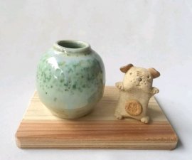 三池焼窯元・緑の花入れ＆犬(緑釉花入れ＆犬)【還暦や退職などのプレゼントに最適の九州熊本の手作り陶器です】