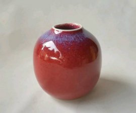 三池焼窯元・赤い花入れ(辰砂花入れ)【還暦祝いや退職祝いなどのプレゼントに最適の九州熊本の手作り陶器です】