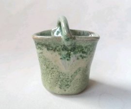 三池焼窯元◆緑色の小さな柄付花入れ『緑釉花柄付花入れ』【九州熊本の手作り陶器】