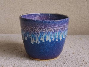 三池焼窯元の青いそばチョコ(青辰砂釉そばチョコ)【還暦や退職などのプレゼントに最適の九州熊本の手作り陶器です】