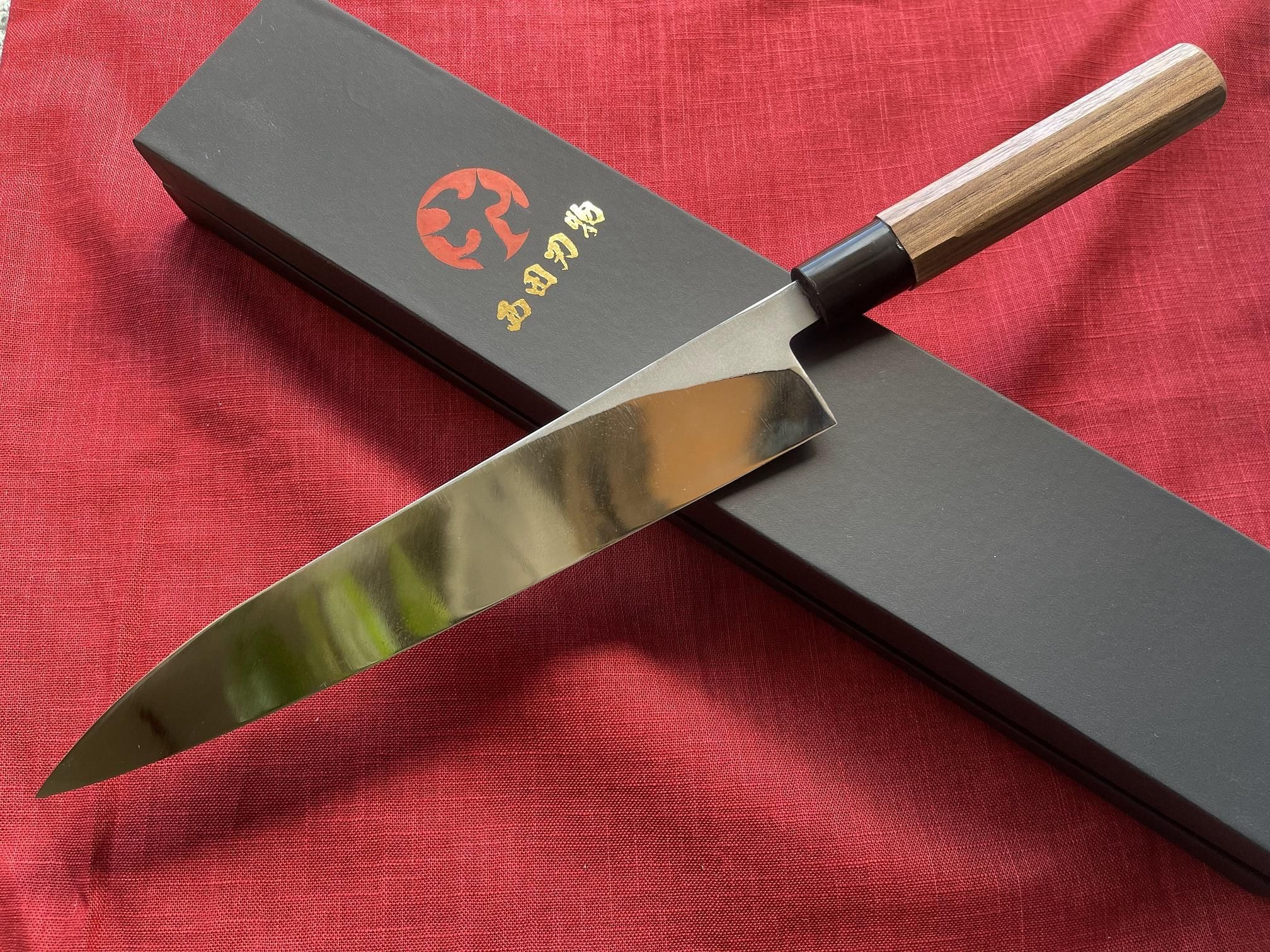 魚用さばき包丁　西田刃物工房 大祐作 青紙2号沸かし付け本鍛造 楽天市場】西田刃物工房 大祐作 青紙スーパー 本割込 牛刀型包丁