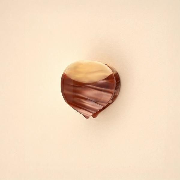 <img class='new_mark_img1' src='https://img.shop-pro.jp/img/new/icons8.gif' style='border:none;display:inline;margin:0px;padding:0px;width:auto;' />coucousuzette奼åȡChestnut Mini Hair Clawإå