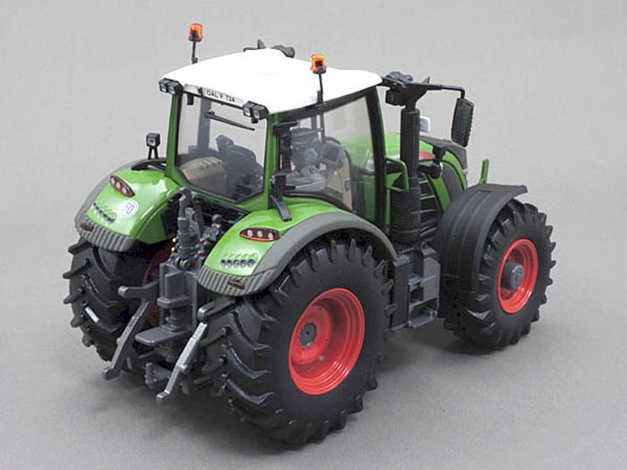 U_H 1/32 Fendt 724 Vario 