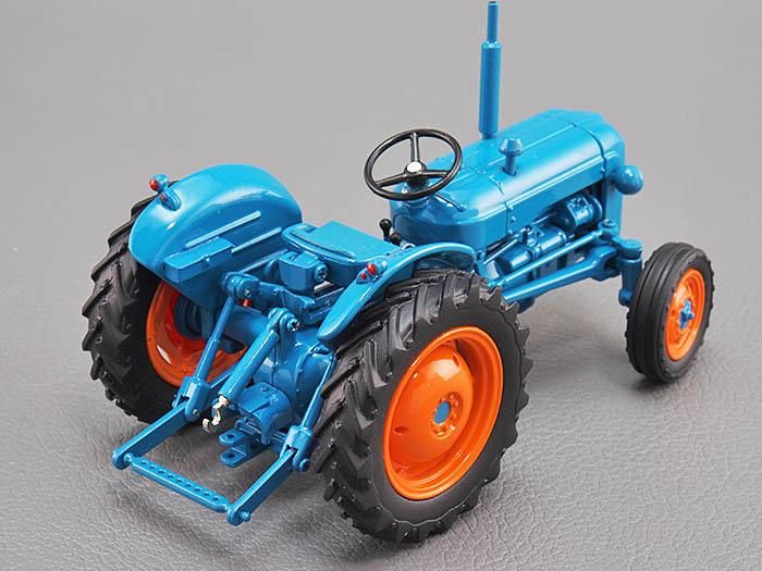U_H 1/32 Fordson Dexta - ブンブンガレーヂ/BoomBoomGarage