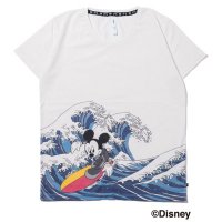 <img class='new_mark_img1' src='https://img.shop-pro.jp/img/new/icons49.gif' style='border:none;display:inline;margin:0px;padding:0px;width:auto;' />glamb -  Surf Mickey Print T