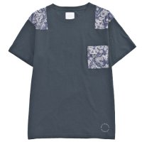 <img class='new_mark_img1' src='https://img.shop-pro.jp/img/new/icons49.gif' style='border:none;display:inline;margin:0px;padding:0px;width:auto;' />VICTIM - PAISLEY TEE