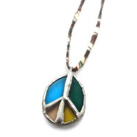 <img class='new_mark_img1' src='https://img.shop-pro.jp/img/new/icons49.gif' style='border:none;display:inline;margin:0px;padding:0px;width:auto;' />RADIALL - PEACE SYMBOL STAINED.G NECKLACE