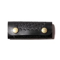 <img class='new_mark_img1' src='https://img.shop-pro.jp/img/new/icons49.gif' style='border:none;display:inline;margin:0px;padding:0px;width:auto;' />CALEE - Embossing leather key case