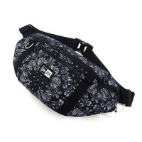 <img class='new_mark_img1' src='https://img.shop-pro.jp/img/new/icons49.gif' style='border:none;display:inline;margin:0px;padding:0px;width:auto;' />NEWERA - WAISTBAG PAISLEY