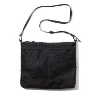 <img class='new_mark_img1' src='https://img.shop-pro.jp/img/new/icons49.gif' style='border:none;display:inline;margin:0px;padding:0px;width:auto;' />RADIALL - SMOKEY CAMPER SHOULDER BAG SPIDER