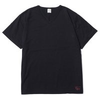 <img class='new_mark_img1' src='https://img.shop-pro.jp/img/new/icons49.gif' style='border:none;display:inline;margin:0px;padding:0px;width:auto;' />CALEE - COTTON V-NECK T-SHIRT