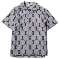 <img class='new_mark_img1' src='https://img.shop-pro.jp/img/new/icons49.gif' style='border:none;display:inline;margin:0px;padding:0px;width:auto;' />CALEE - POLKA DOT JACQUARD S/S SHIRT