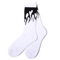 <img class='new_mark_img1' src='https://img.shop-pro.jp/img/new/icons49.gif' style='border:none;display:inline;margin:0px;padding:0px;width:auto;' />CHALLENGER - FLAME SOCKS