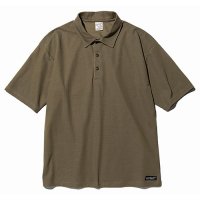 <img class='new_mark_img1' src='https://img.shop-pro.jp/img/new/icons49.gif' style='border:none;display:inline;margin:0px;padding:0px;width:auto;' />CALEE - Drop shoulder surf knit polo shirt