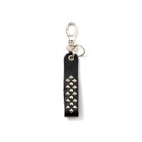 <img class='new_mark_img1' src='https://img.shop-pro.jp/img/new/icons5.gif' style='border:none;display:inline;margin:0px;padding:0px;width:auto;' />CALEE - Studs & Embossing assort leather key ring-B