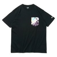 <img class='new_mark_img1' src='https://img.shop-pro.jp/img/new/icons5.gif' style='border:none;display:inline;margin:0px;padding:0px;width:auto;' />NEWERA - SS POCKET TEE STICKERS