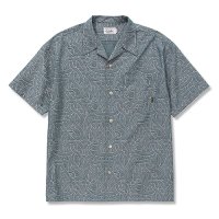 <img class='new_mark_img1' src='https://img.shop-pro.jp/img/new/icons49.gif' style='border:none;display:inline;margin:0px;padding:0px;width:auto;' />CALEE - Jacquard paisley pattern S/S shirt