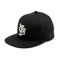 <img class='new_mark_img1' src='https://img.shop-pro.jp/img/new/icons49.gif' style='border:none;display:inline;margin:0px;padding:0px;width:auto;' />CALEE - CAL Logo embroidery baseball cap