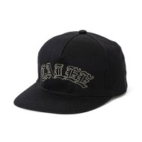 <img class='new_mark_img1' src='https://img.shop-pro.jp/img/new/icons5.gif' style='border:none;display:inline;margin:0px;padding:0px;width:auto;' />CALEE - CALEE Arch logo embroidery cap