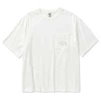 <img class='new_mark_img1' src='https://img.shop-pro.jp/img/new/icons5.gif' style='border:none;display:inline;margin:0px;padding:0px;width:auto;' />CALEE - Drop shoulder CALEE logo pocket t-shirt