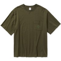 <img class='new_mark_img1' src='https://img.shop-pro.jp/img/new/icons49.gif' style='border:none;display:inline;margin:0px;padding:0px;width:auto;' />CALEE - Drop shoulder CALEE logo pocket t-shirt