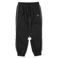<img class='new_mark_img1' src='https://img.shop-pro.jp/img/new/icons5.gif' style='border:none;display:inline;margin:0px;padding:0px;width:auto;' />NEWERA - PA OS TRACK PANTS