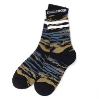 <img class='new_mark_img1' src='https://img.shop-pro.jp/img/new/icons5.gif' style='border:none;display:inline;margin:0px;padding:0px;width:auto;' />CHALLENGER - CAMO SOCKS