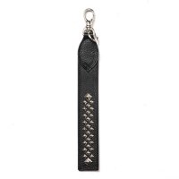 <img class='new_mark_img1' src='https://img.shop-pro.jp/img/new/icons5.gif' style='border:none;display:inline;margin:0px;padding:0px;width:auto;' />CALEE - STUDS LEATHER FLAT LONG KEY RING