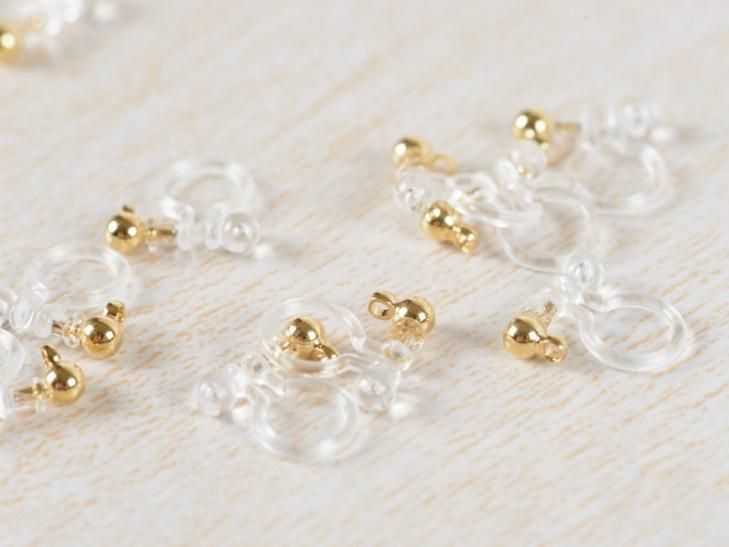 イヤリングパーツ【樹脂ノンホールピアス(約3mm玉)5ペア(約10ヶ)クリアxゴールド】 イヤーカフ イヤーカフパーツ カン付き アレルギー対応 痛くない - ハンドメイド アクセサリー パーツ レジン用品のネット通販 紗や工房 イヤリングパーツ【樹脂ノンホールピアス(約3mm玉)5ペア(約10ヶ)クリアxゴールド】 イヤーカフ イヤーカフパーツ カン付き アレルギー対応 痛くない - ハンドメイド アクセサリー パーツ レジン用品のネット通販 紗や工房