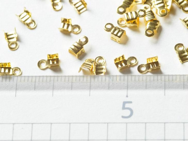 エンドパーツ デザインカシメ 約3mm 約50個 ゴールド カツラ ヒモ留め金具 エンド金具 副資材 手作り雑貨 素材 部品 小物 ハンドメイド アクセサリー パーツ レジン用品のネット通販 紗や工房 エンドパーツ デザインカシメ 約3mm 約50個 ゴールド カツラ ヒモ留め金具 エンド金具 副資材 手作り雑貨 素材 部品 小物 ハンドメイド アクセサリー パーツ レジン用品のネット通販 紗や工房