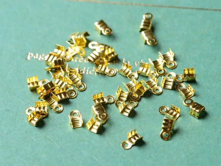エンドパーツ【デザインカシメ(約3mm)約50個 ゴールド】カツラ ヒモ留め金具 エンド金具 副資材 手作り雑貨 素材 部品 小物 - ハンドメイド アクセサリー パーツ レジン用品のネット通販 紗や工房 エンドパーツ【デザインカシメ(約3mm)約50個 ゴールド】カツラ ヒモ留め金具 エンド金具 副資材 手作り雑貨 素材 部品 小物 - ハンドメイド アクセサリー パーツ レジン用品のネット通販 紗や工房