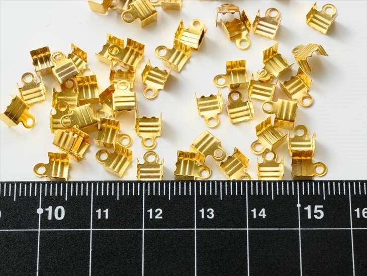 エンドパーツ【デザインカシメ(約5mm)約50個 ゴールド】カツラ ヒモ留め金具 エンド金具 副資材 手作り雑貨 素材 部品 小物 - ハンドメイド  アクセサリー パーツ レジン用品のネット通販 紗や工房