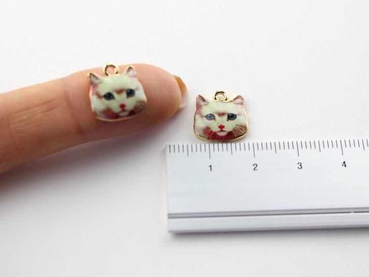 チャーム 猫 白猫 カン付 ホワイト 15mm 1個 1ヶ イラスト ピクチャー 動物 アクセサリーチャーム 約1 5cm アクセサリーパーツ パーツ ハンドメイド アクセサリー パーツ レジン用品のネット通販 紗や工房 チャーム 猫 白猫 カン付 ホワイト 15mm 1個 1ヶ イラスト ピクチャー 動物 アクセサリーチャーム 約1 5cm アクセサリーパーツ パーツ ハンドメイド アクセサリー パーツ レジン用品のネット通販 紗や工房