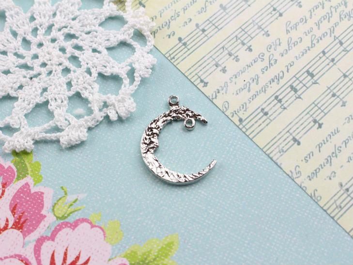 チャーム 月の神様 約25 8x 8mm 1個 シルバー 2カン付 夜空 三日月 アンティーク ハンドメイド アクセサリーパーツ レジン 埋め込み ハンドメイド アクセサリー パーツ レジン用品のネット通販 紗や工房 チャーム 月の神様 約25 8x 8mm 1個 シルバー 2カン付 夜空 三日月 アンティーク ハンドメイド アクセサリーパーツ レジン 埋め込み ハンドメイド アクセサリー パーツ レジン用品のネット通販 紗や工房