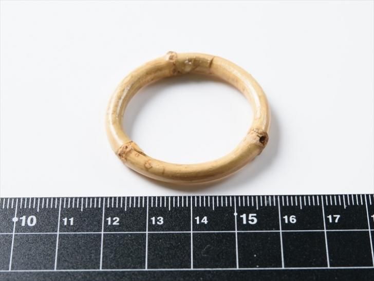 チャーム 竹リング 天然素材 ベージュ 40mm 1個 アクセサリーチャーム ピアス イヤリング ネックレス 材料 素材 部品 資材 約4cm アクセサリーパーツ ハンドメイド アクセサリー パーツ レジン用品のネット通販 紗や工房 チャーム 竹リング 天然素材 ベージュ 40mm 1個 アクセサリーチャーム ピアス イヤリング ネックレス 材料 素材 部品 資材 約4cm アクセサリーパーツ ハンドメイド アクセサリー パーツ レジン用品のネット通販 紗や工房