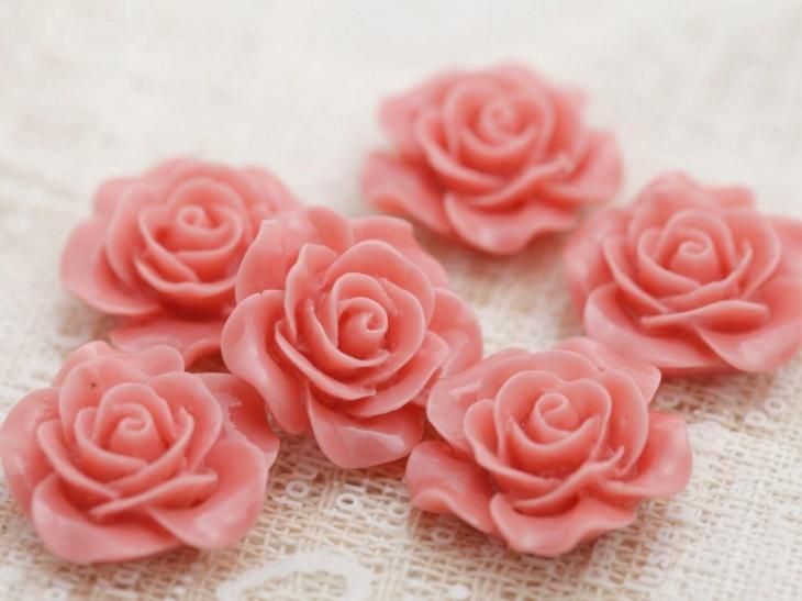 フラワーカボション バラ約5個 mm ベビーピンク 2cm 1つ穴 お花 花 ハンドメイド パーツ ハンドメイド アクセサリー パーツ レジン用品のネット通販 紗や工房 フラワーカボション バラ約5個 mm ベビーピンク 2cm 1つ穴 お花 花 ハンドメイド パーツ ハンドメイド アクセサリー パーツ レジン用品のネット通販 紗や工房