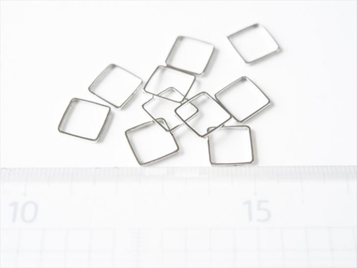 フレームパーツ 国内銀メッキ 変色防止加工 スクエア 約10x10mm 約10個 シルバー フープ リング メタルパーツ ハンドメイド資材 クラフト用品 枠 ハンドメイド アクセサリー パーツ レジン用品のネット通販 紗や工房 フレームパーツ 国内銀メッキ 変色防止加工 スクエア 約10x10mm 約10個 シルバー フープ リング メタルパーツ ハンドメイド資材 クラフト用品 枠 ハンドメイド アクセサリー パーツ レジン用品のネット通販 紗や工房