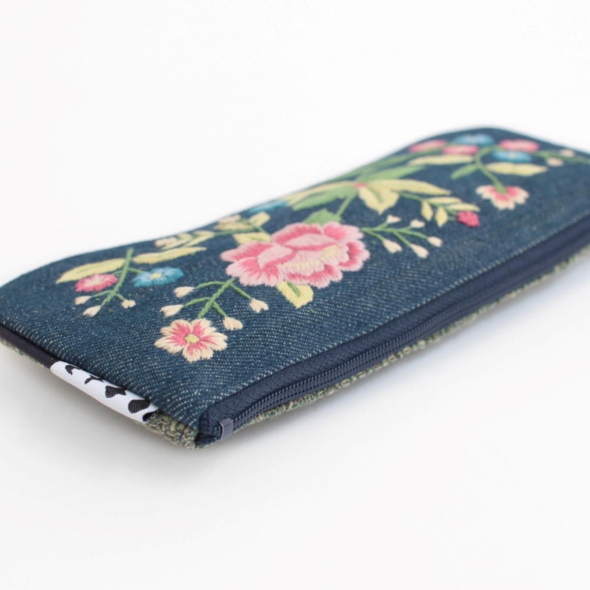 かみゆら　＊手刺繍＊動物たちの花火大会　ポーチとペンケース 楽天市場】ポーチ | KANKAN アニマル刺繍ポーチ 全7種 | 小物